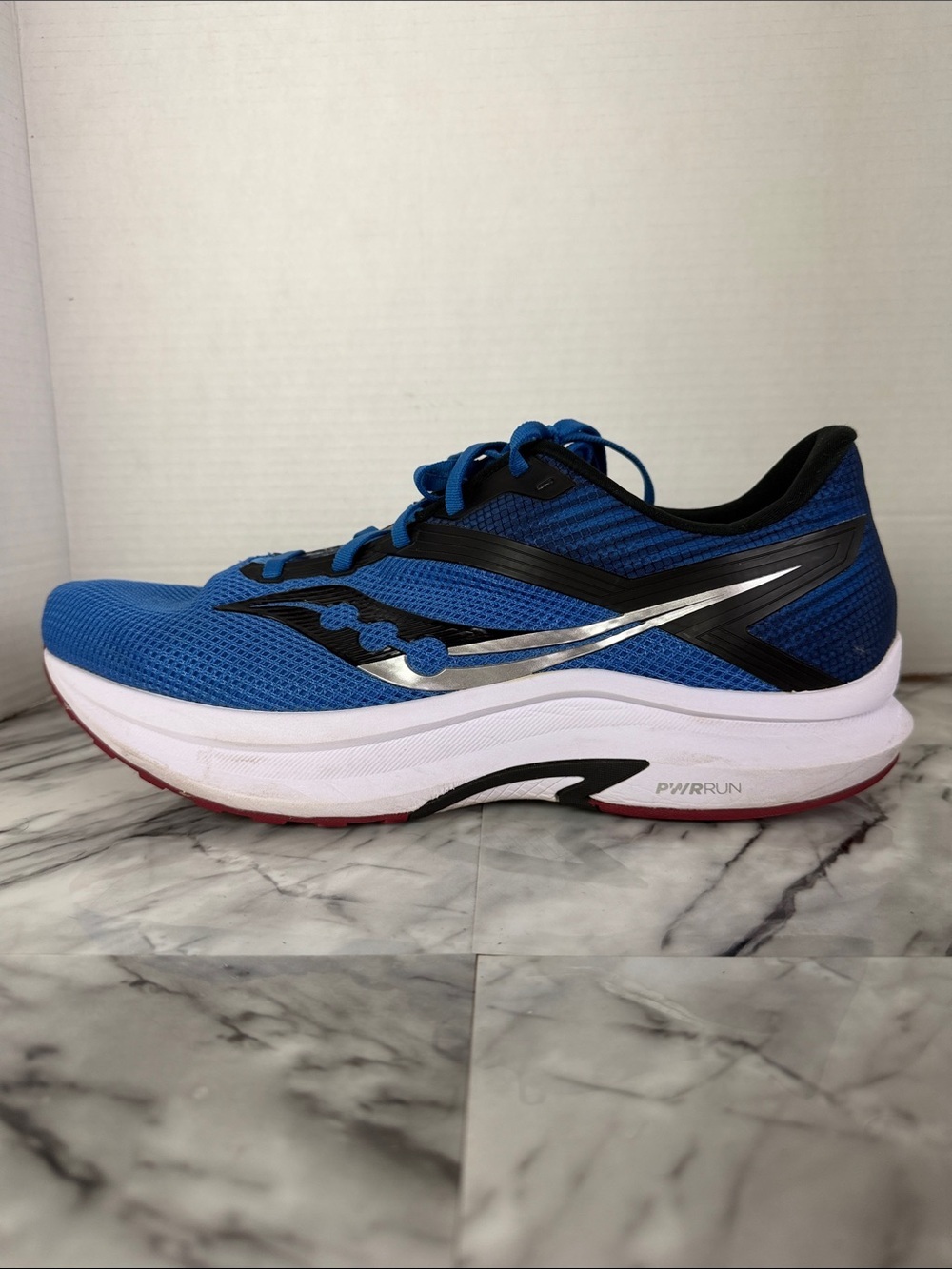 Saucony men’s Axon road running shoe sneaker